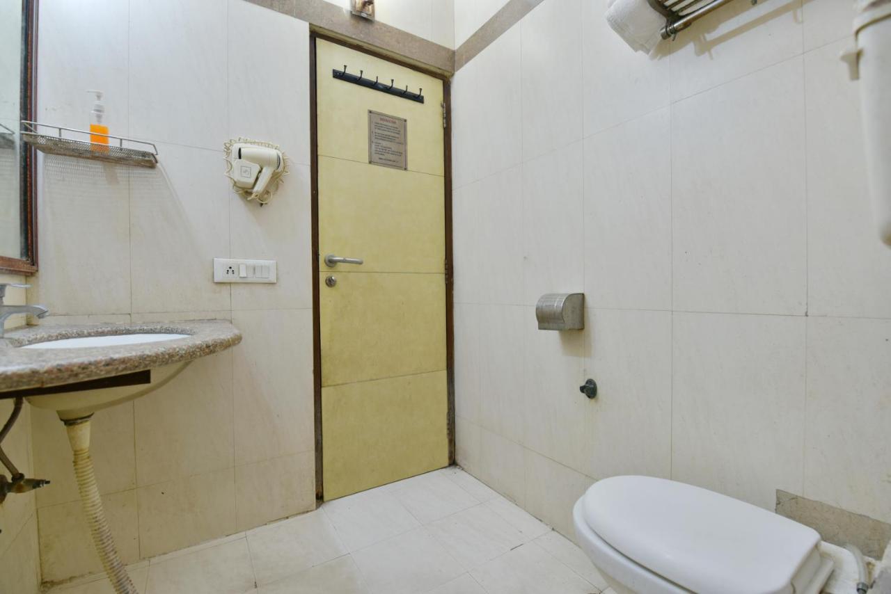 Revels Near Railway Station Hotel 4*