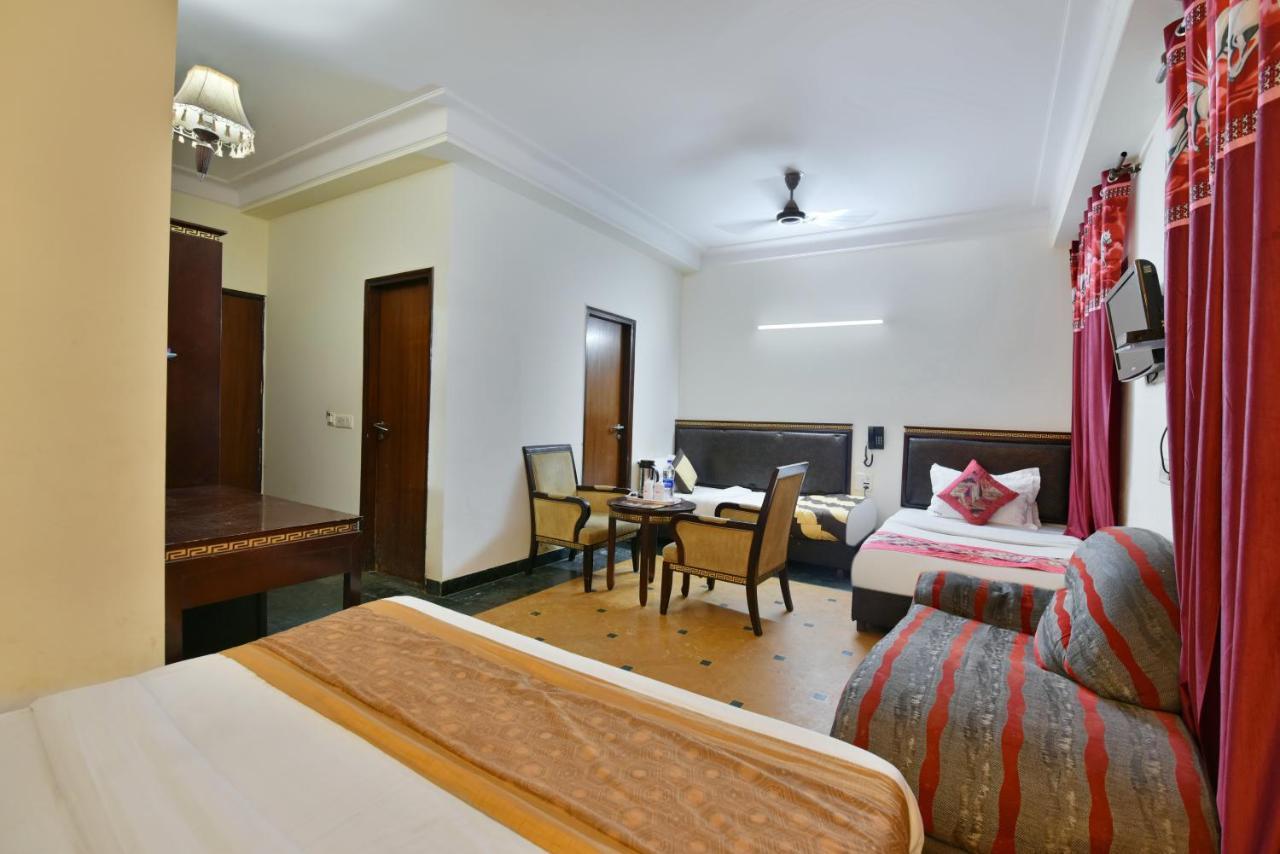 Revels Near Railway Station 4*