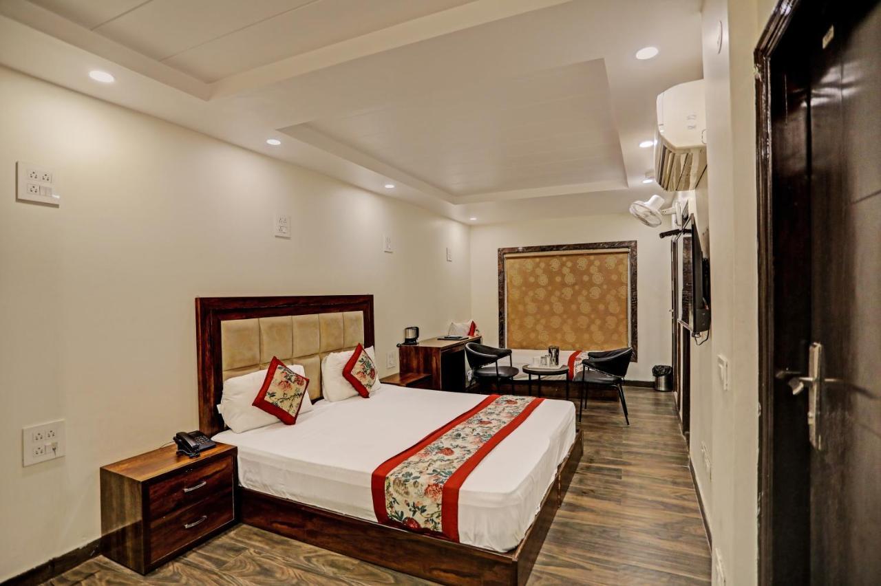 Hotel Staybook Atlanta Railway Station Paharganj
