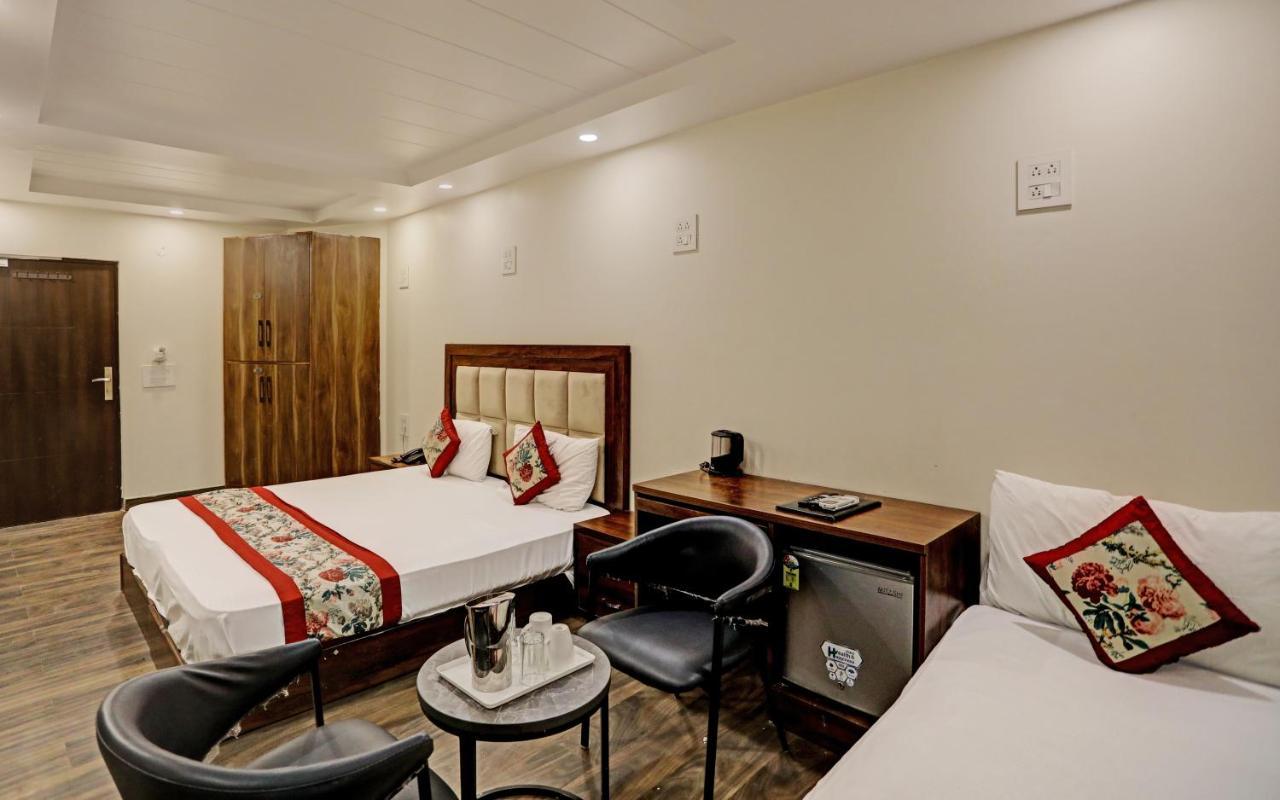 Hotel Staybook Atlanta Railway Station Paharganj 3*