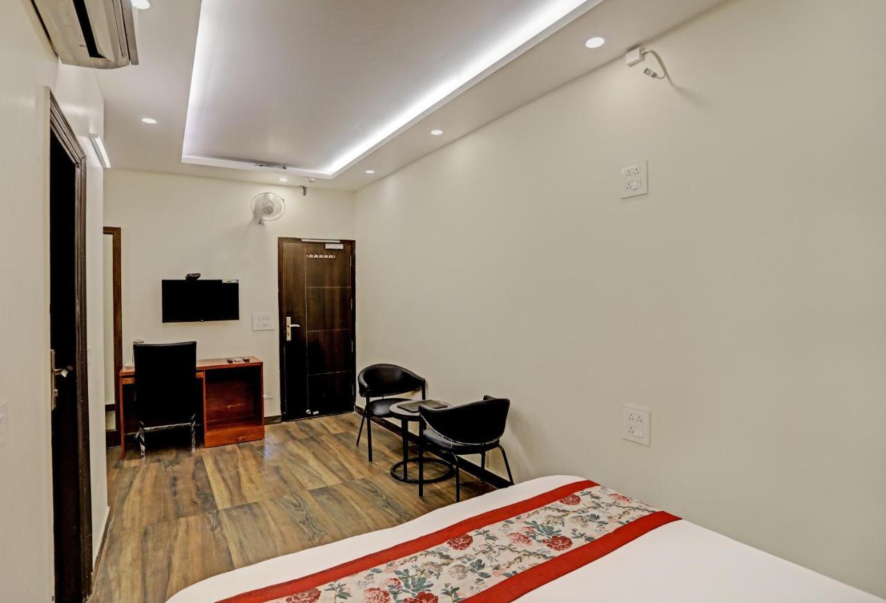 Hotel Staybook Atlanta Railway Station Paharganj New Delhi