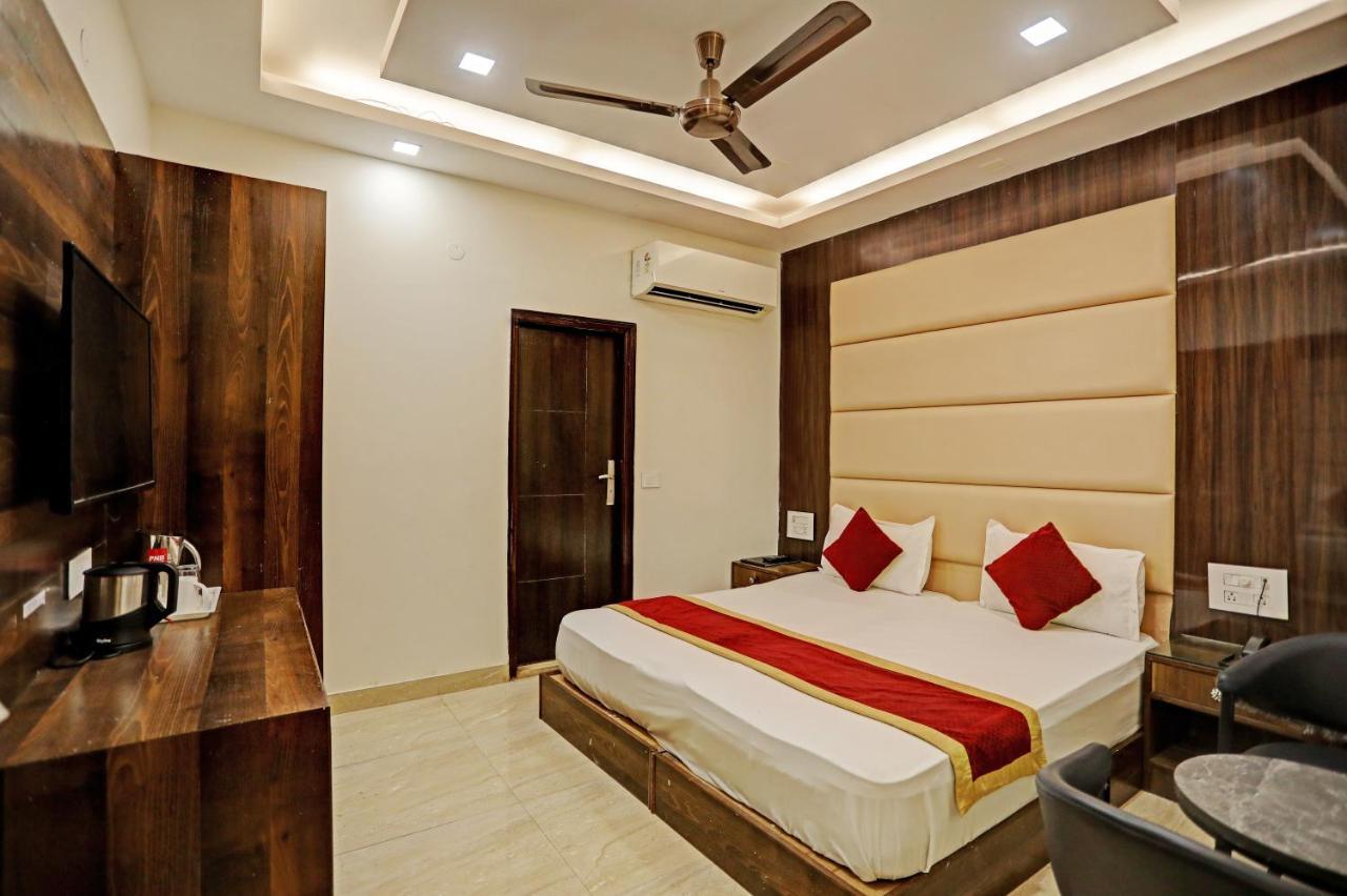 Hotel Staybook Atlanta Railway Station Paharganj New Delhi