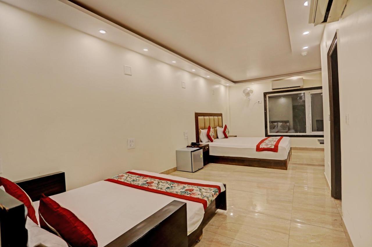 Staybook Atlanta Railway Station Paharganj Hotel