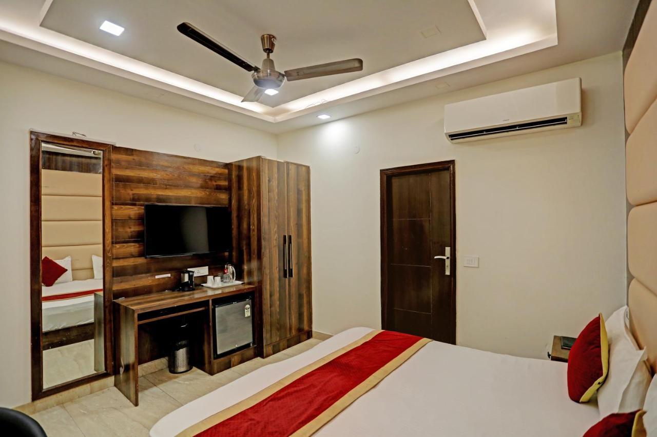 Hotel Staybook Atlanta Railway Station Paharganj New Delhi