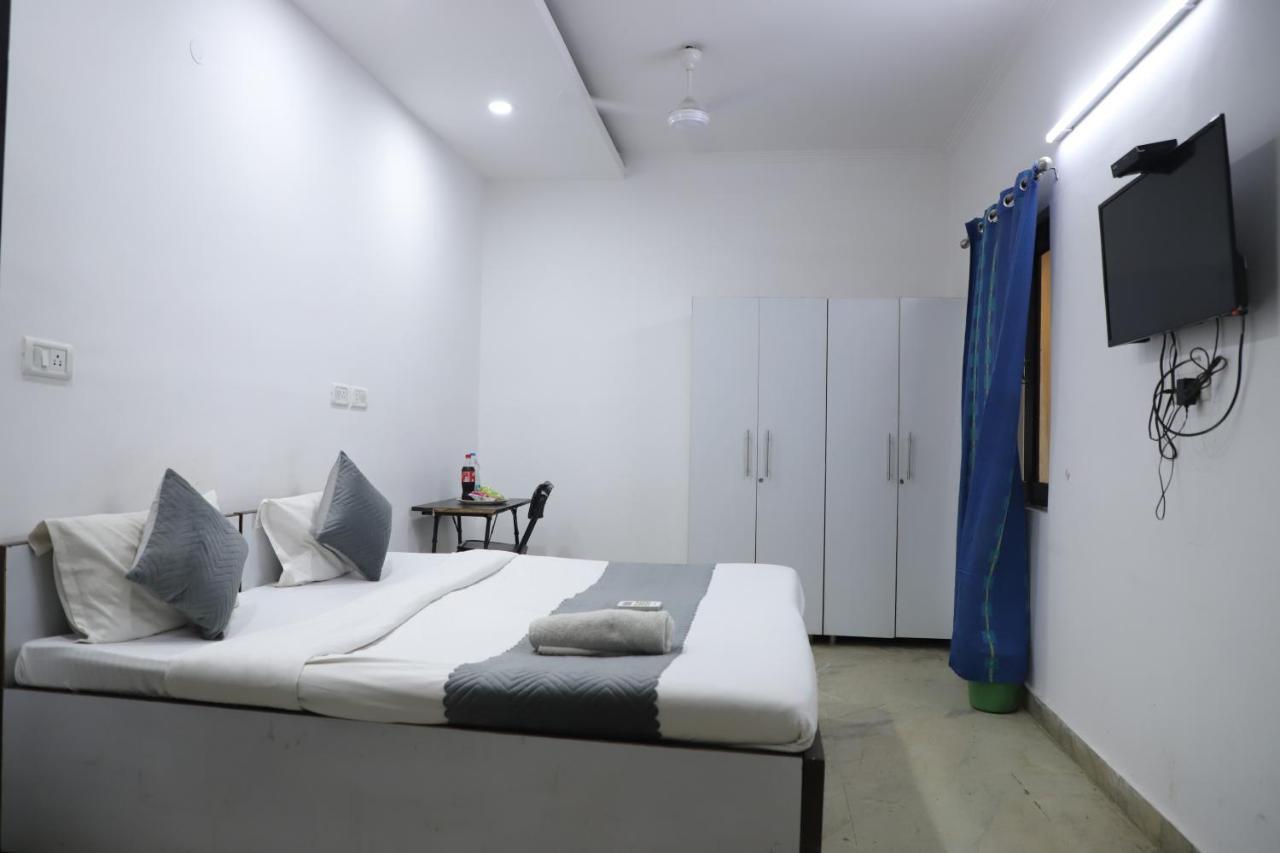 Hotel Pearl Residency - Malviya Nagar 3*