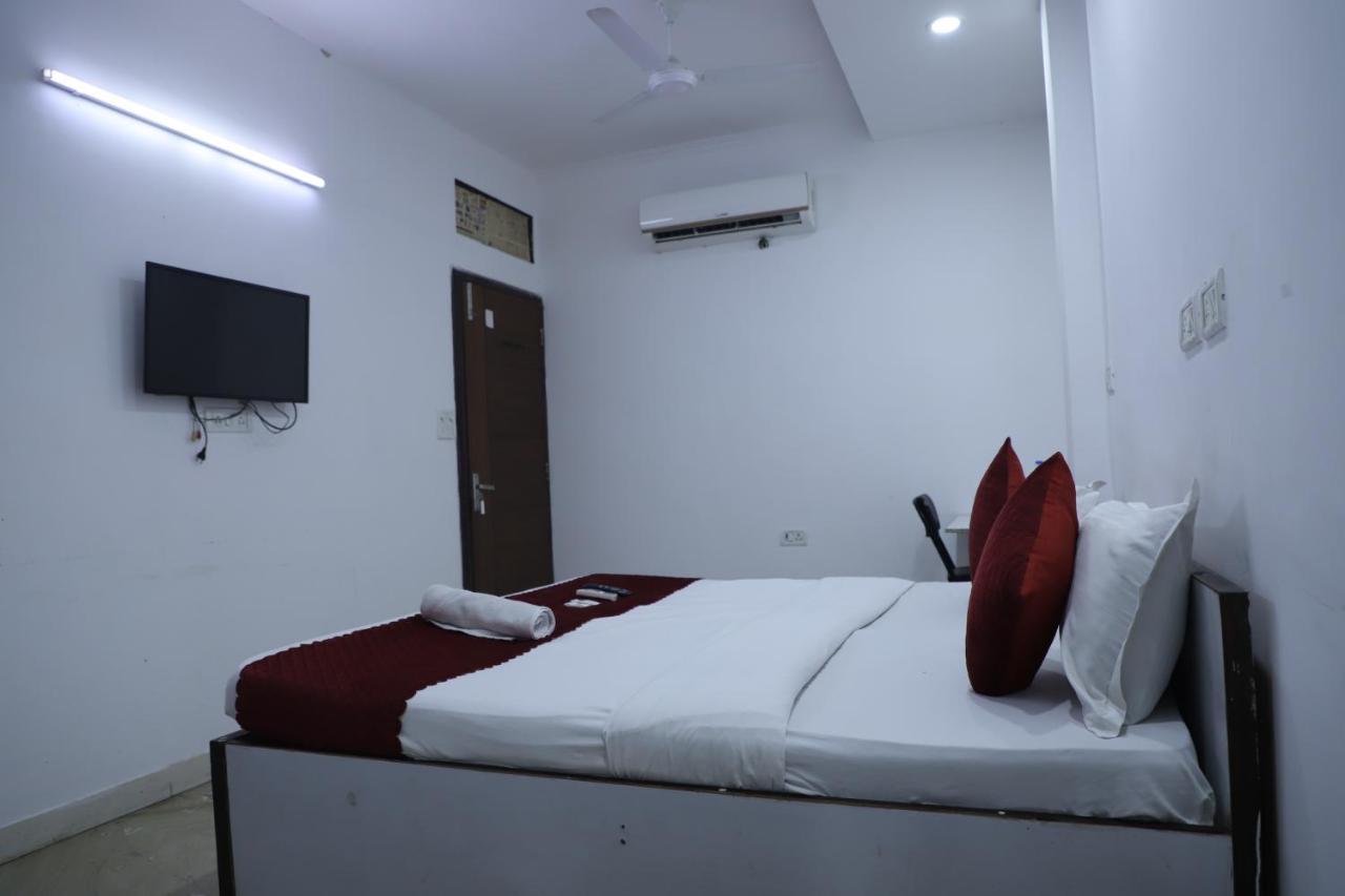 Pearl Residency - Malviya Nagar Hotel 3*