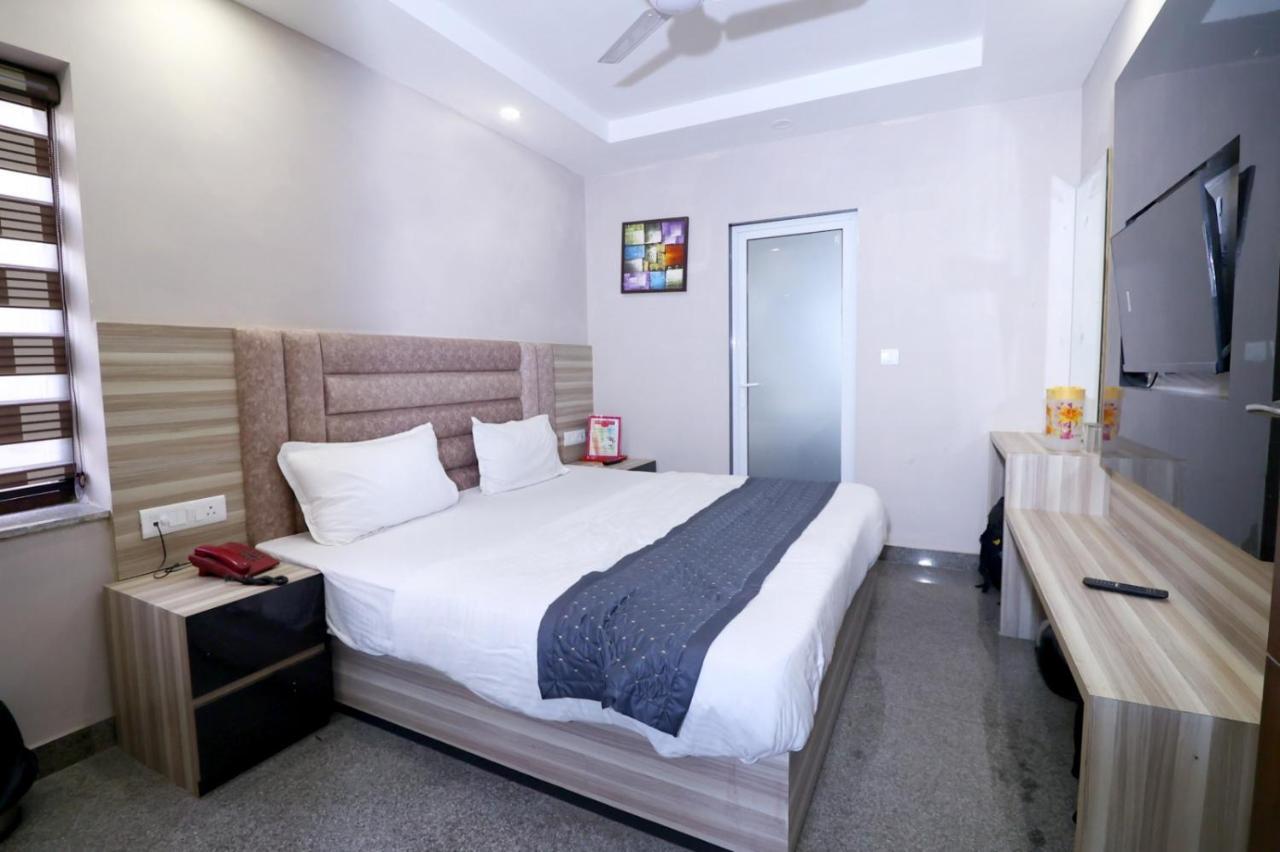Hotel Anand - By Srida
