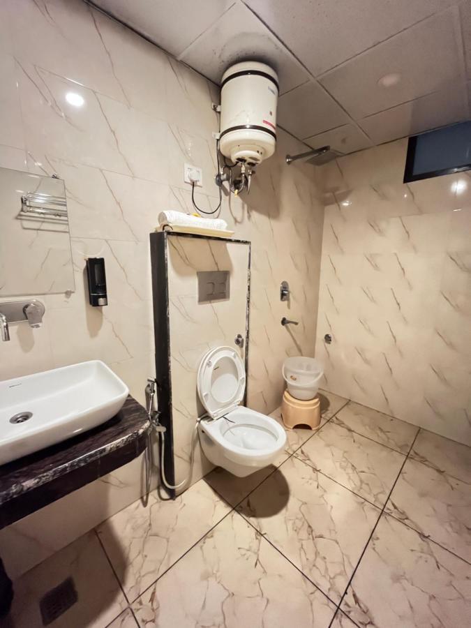Hotel Airport Qualia Suites 3*