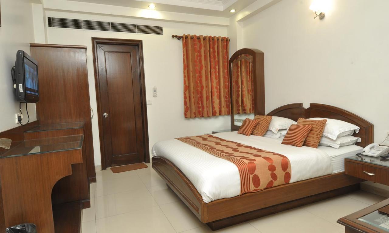 Trimrooms Shipra @ Railway Station 3*