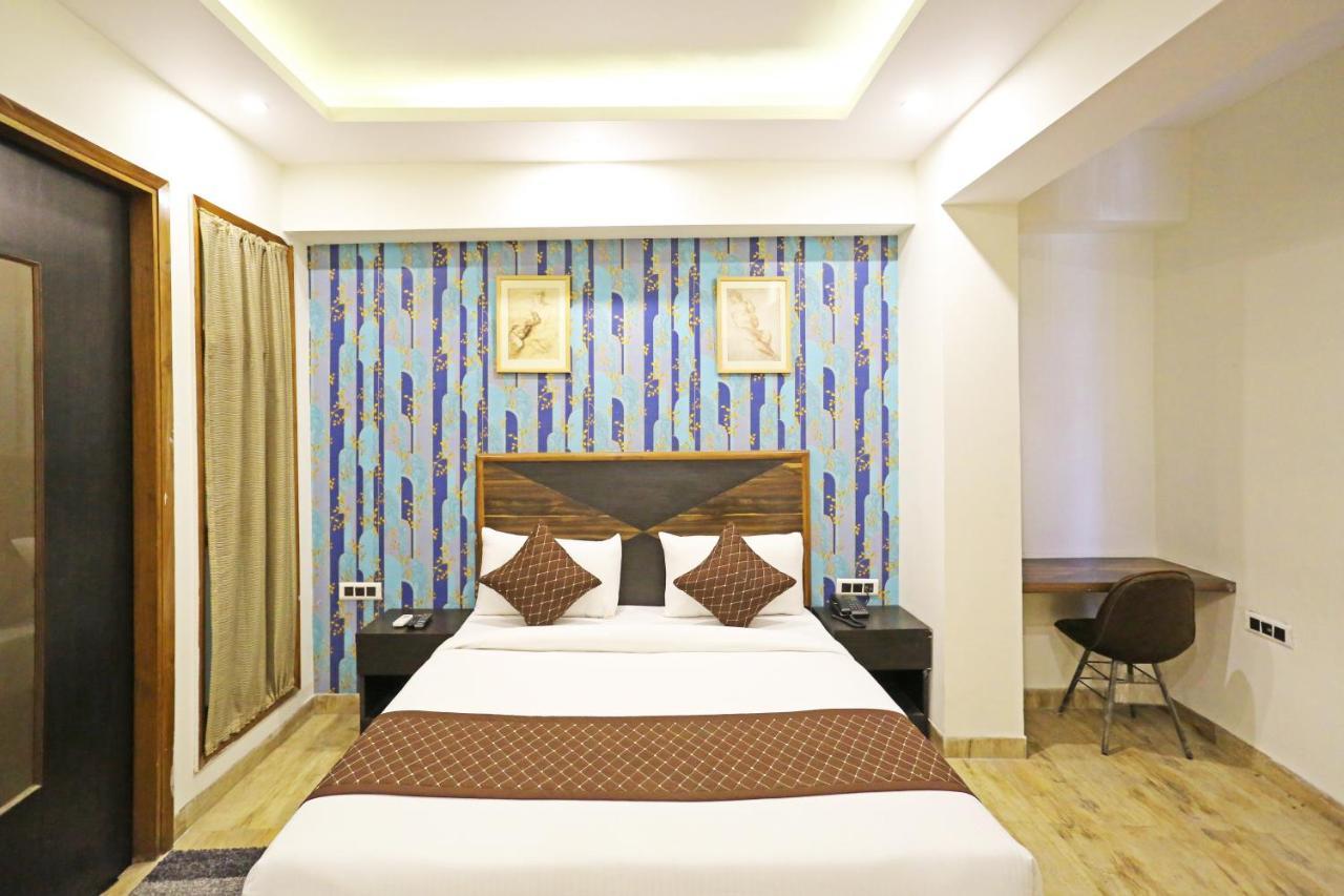 Gl Near Delhi Airport