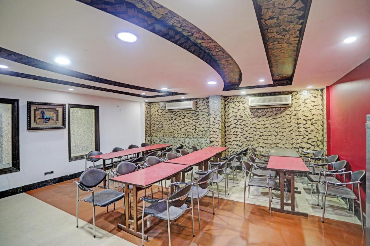 Staybook Anand Hotel 3*