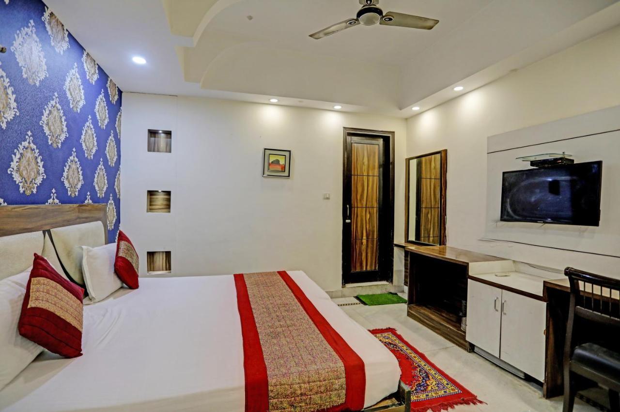 Staybook Anand New Delhi