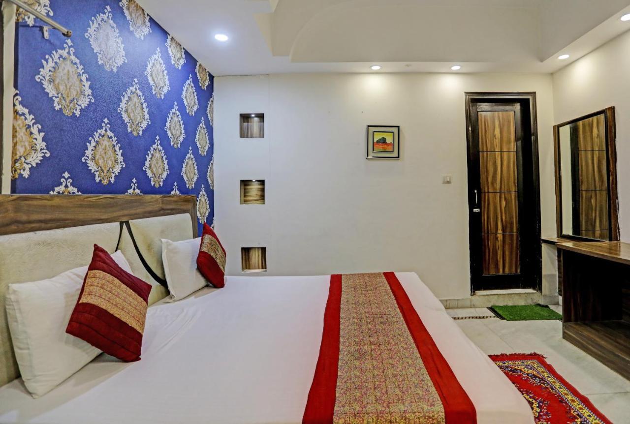 Staybook Anand