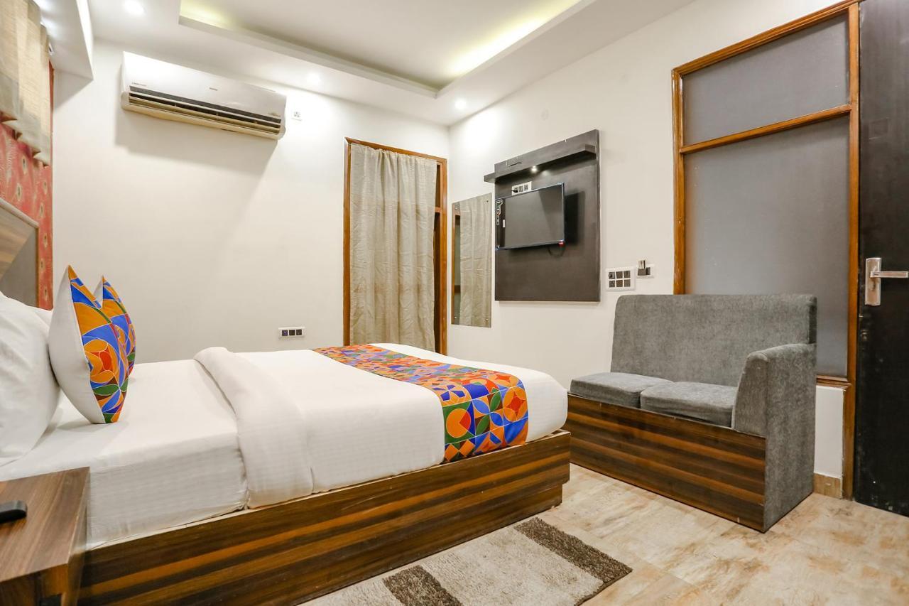 Hotel Grand La Casa Near Igi Airport 4*