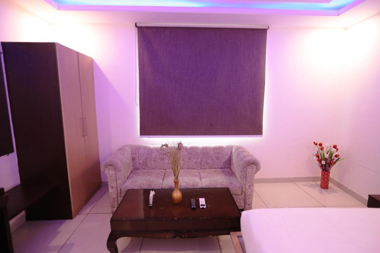 Hotel Citadel - Near Igi Airport