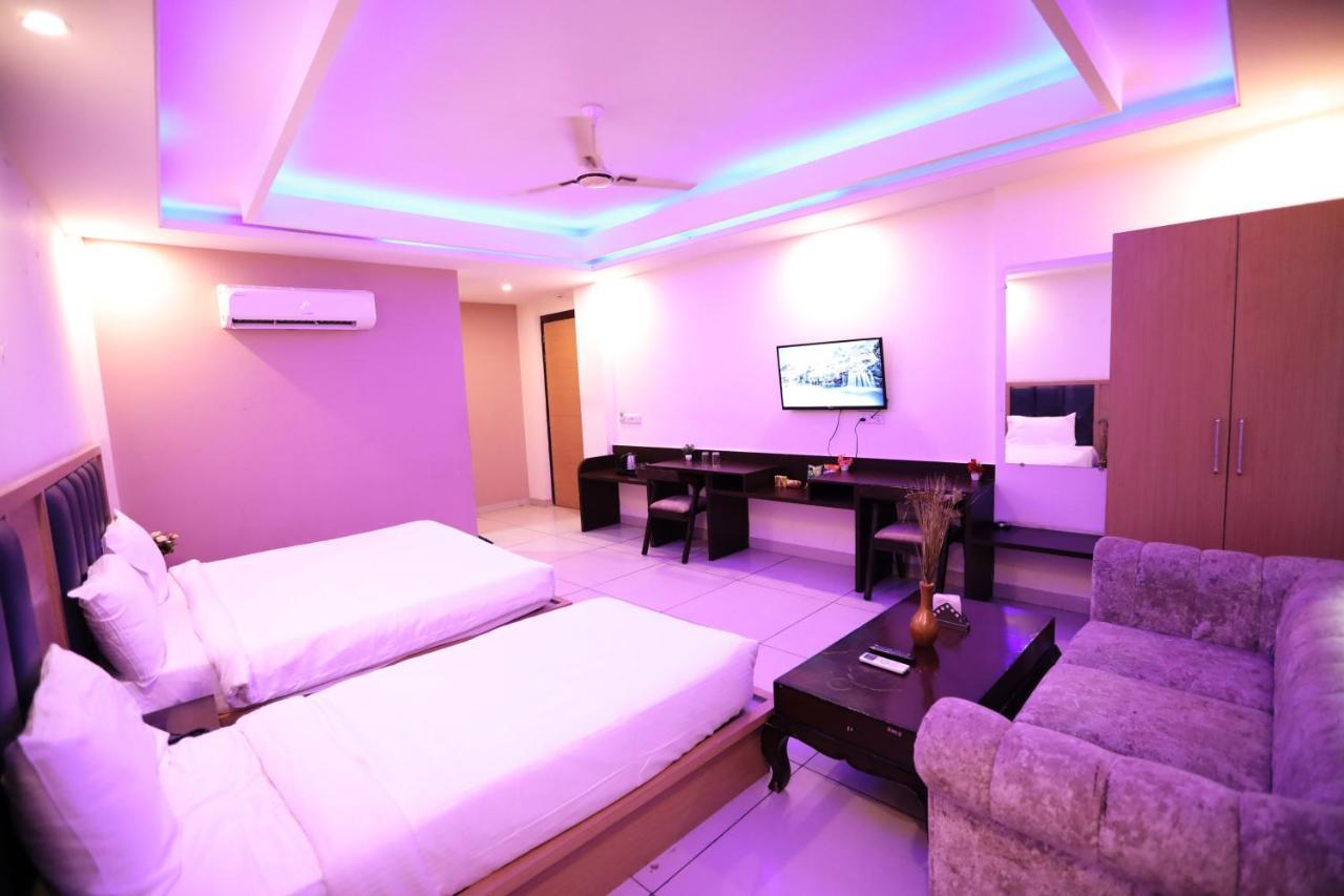 Citadel - Near Igi Airport 3*