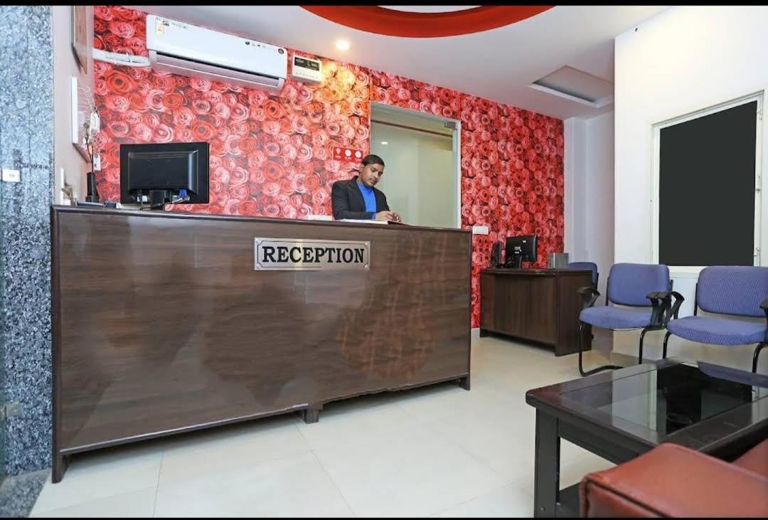 Hotel Diamond Star Suites Nova Deli