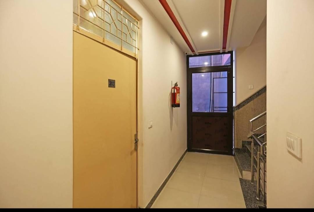 Diamond Star Suites 2*