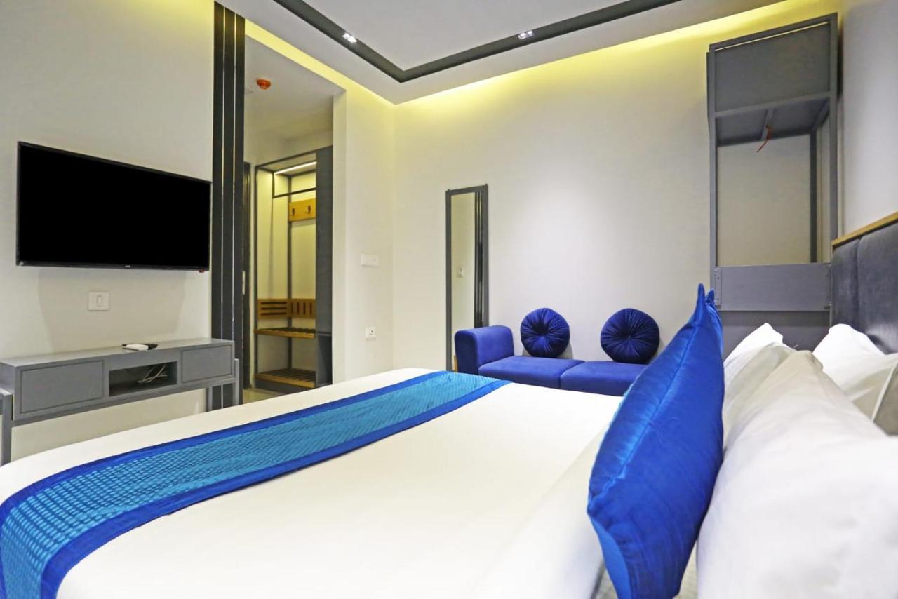 Hotel Applewood Residency - Offering Free Airport Drop 3*