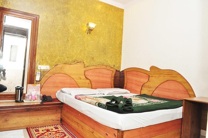 Shiv Palace Bed & Breakfast *