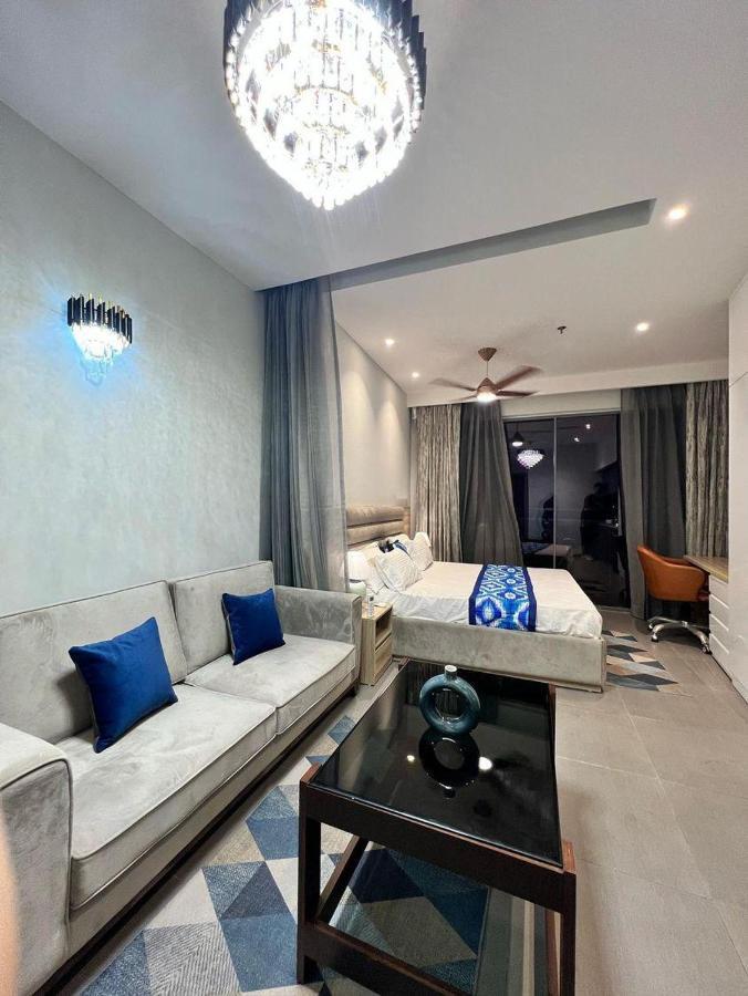 Apartment 21st Karma Delhi *