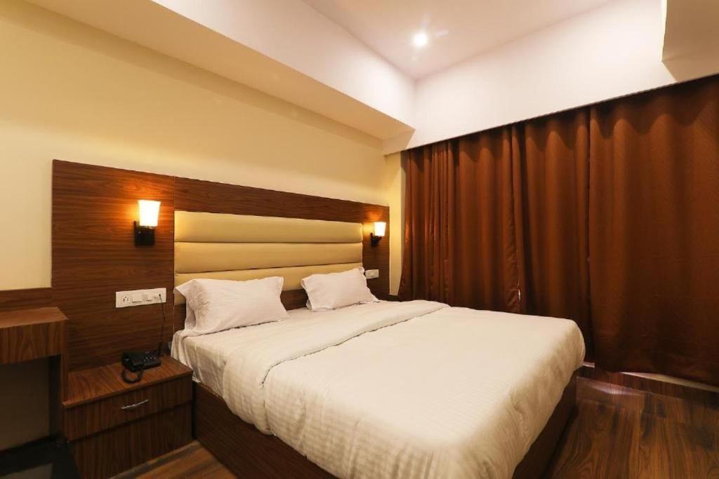 O Sk Tower Near Rithala Metro Station New Delhi