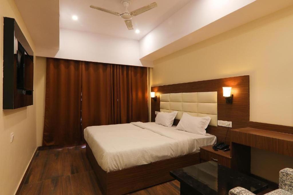 Hotel O Sk Tower Near Rithala Metro Station