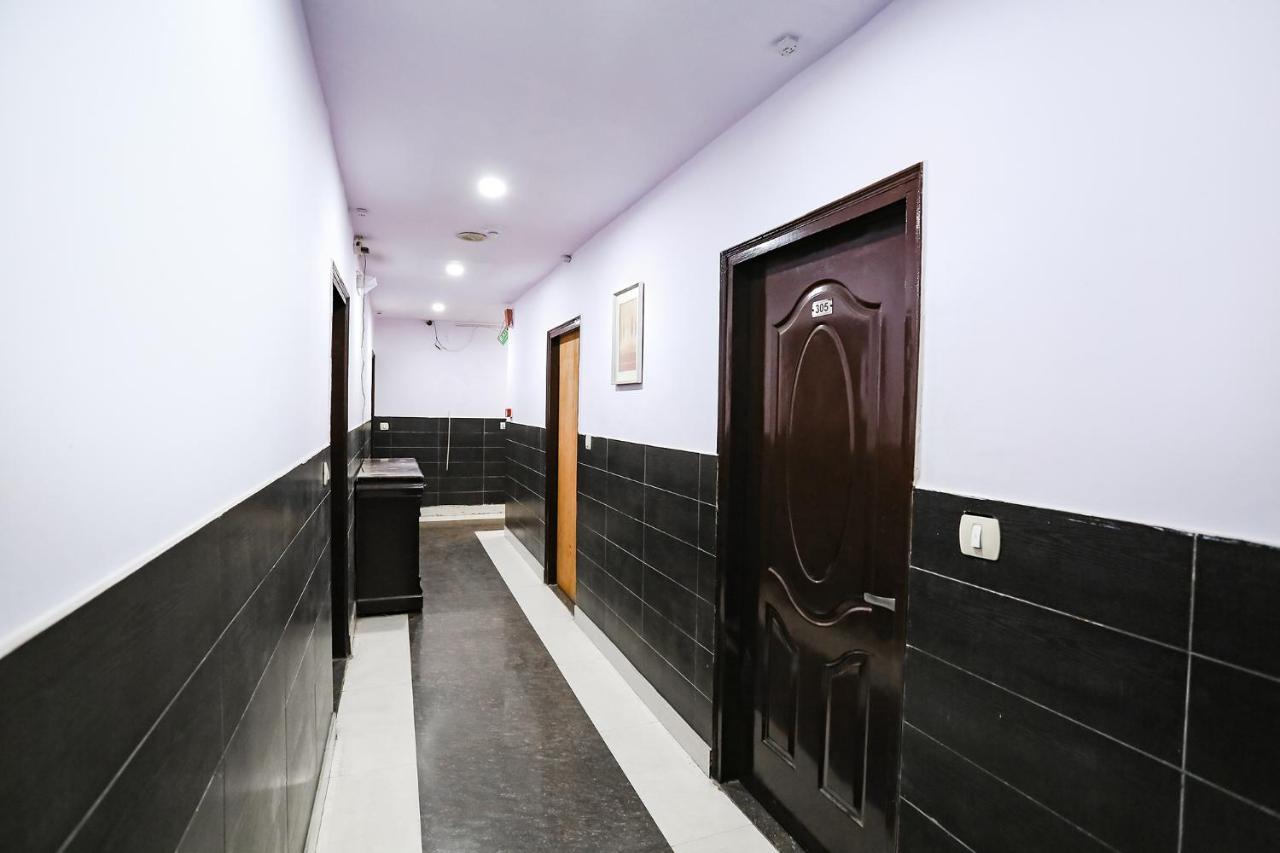 Hotel Fabhotel The Lazeez 3*
