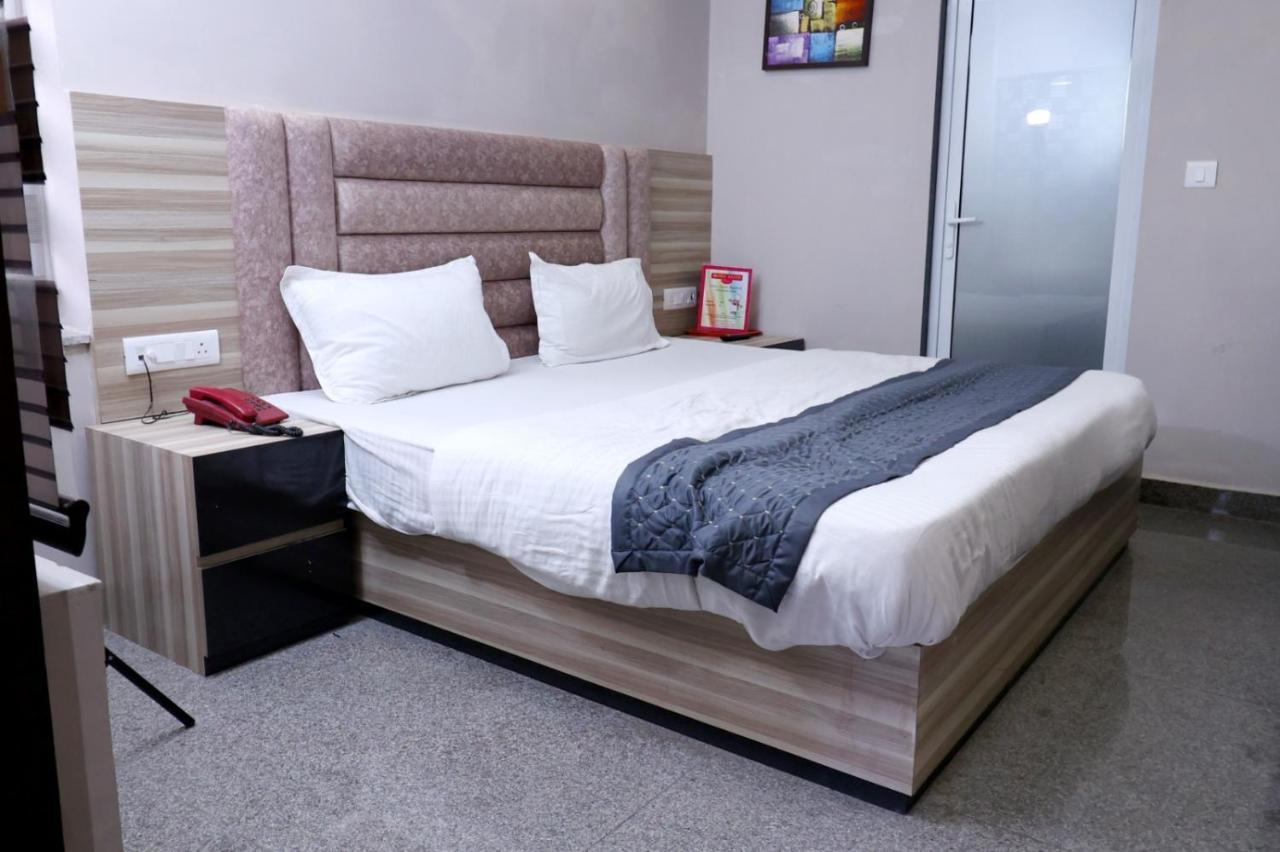 Hotel Anand - By Srida New Delhi