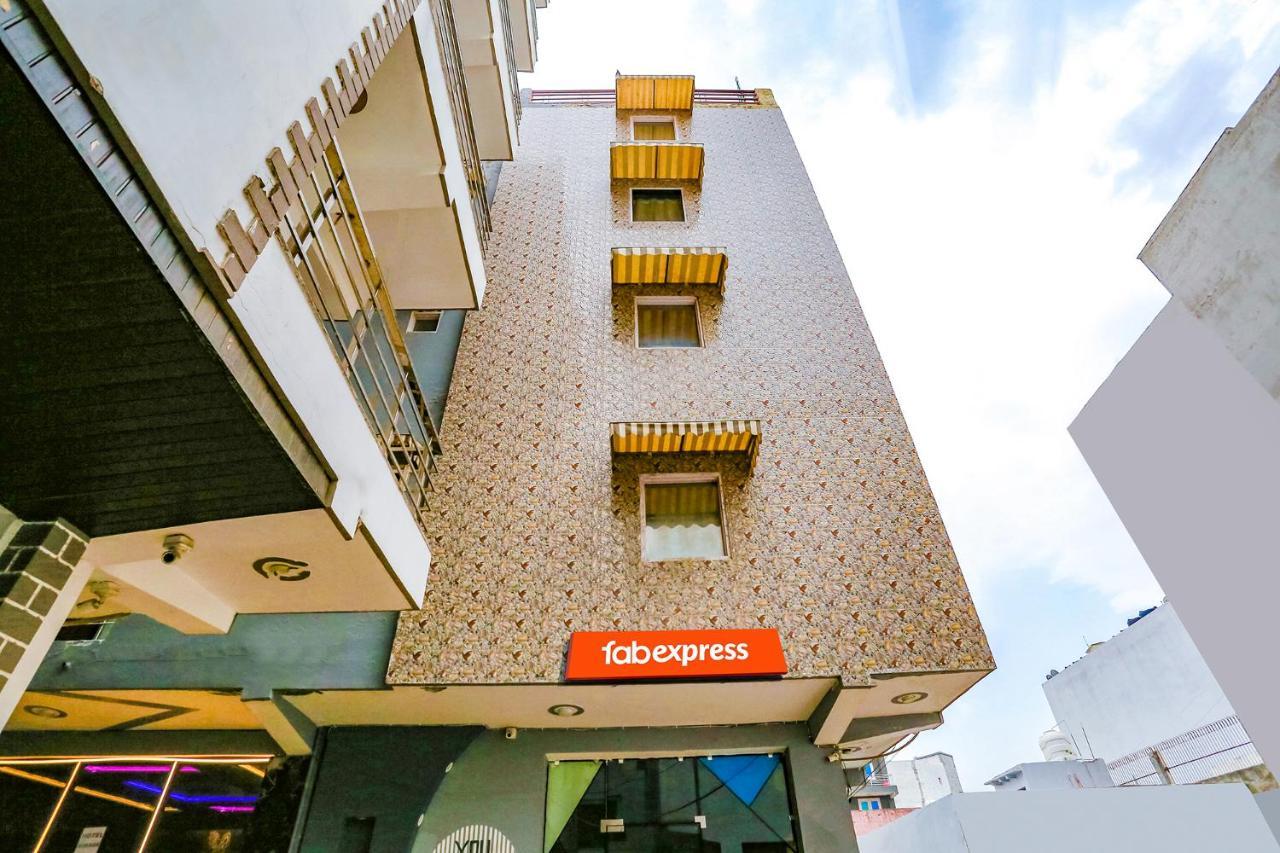Hotel Fabexpress Mirage Near Igi Airport 4*