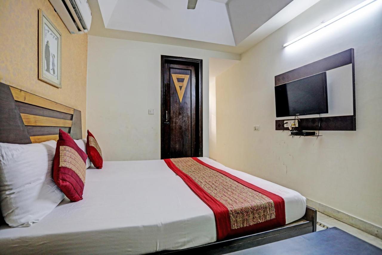 Staybook Anand Hotel New Delhi