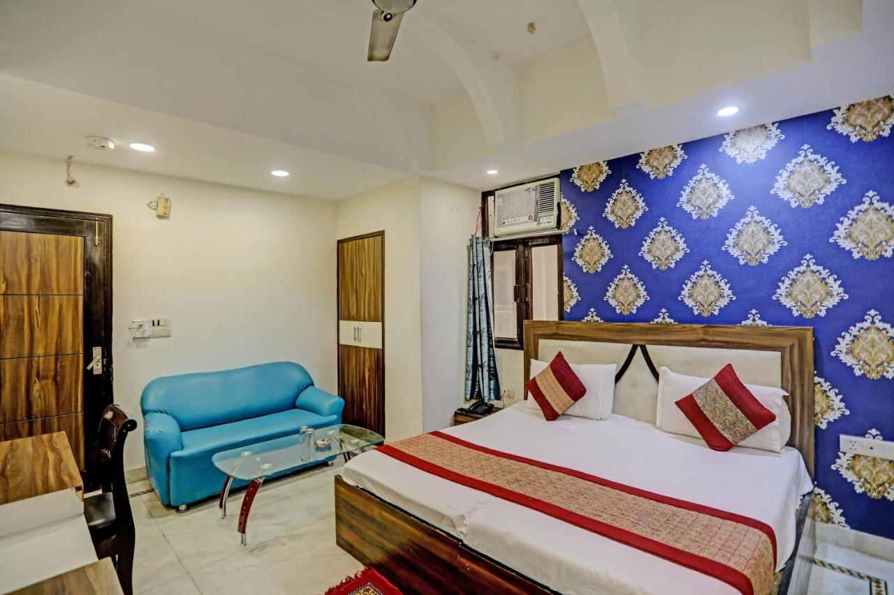 Staybook Anand Hotel 3*