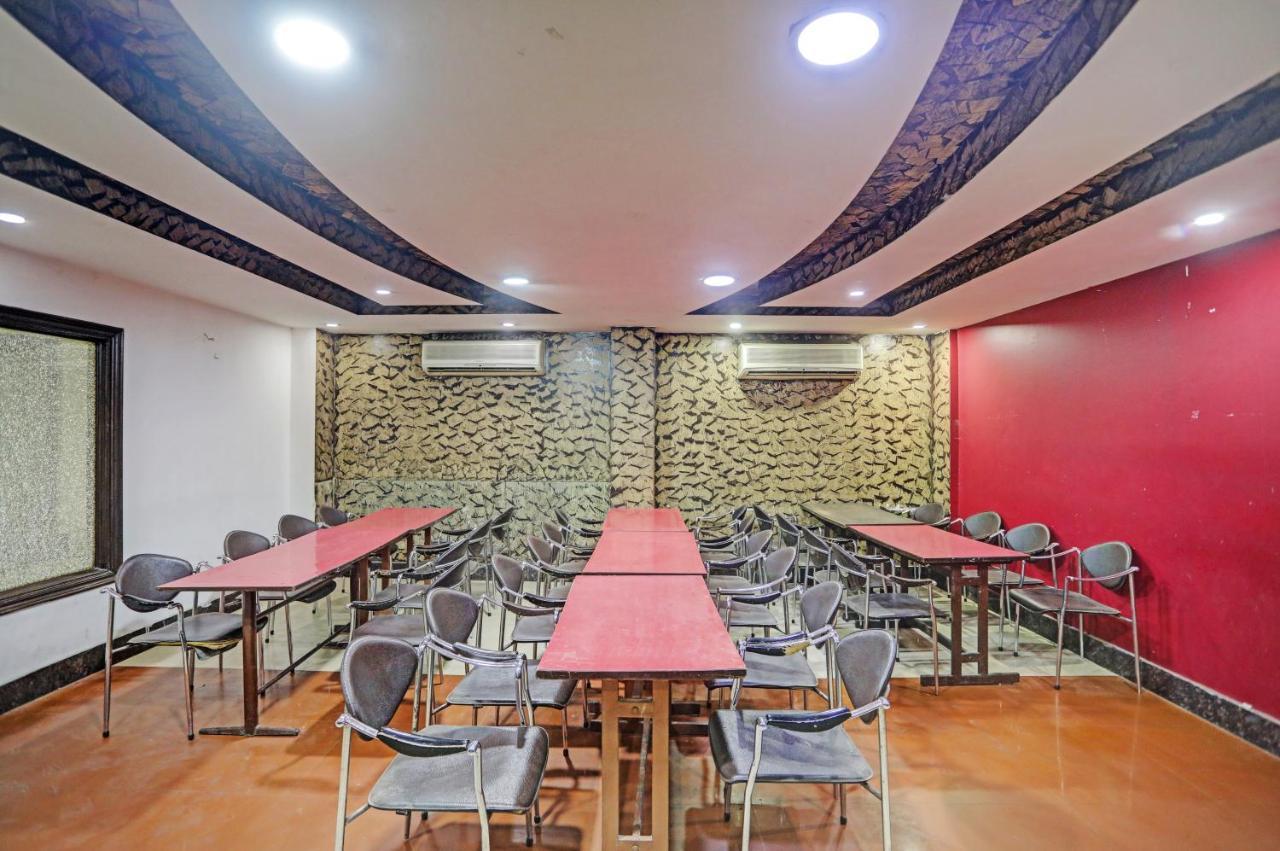 Staybook Anand 3*