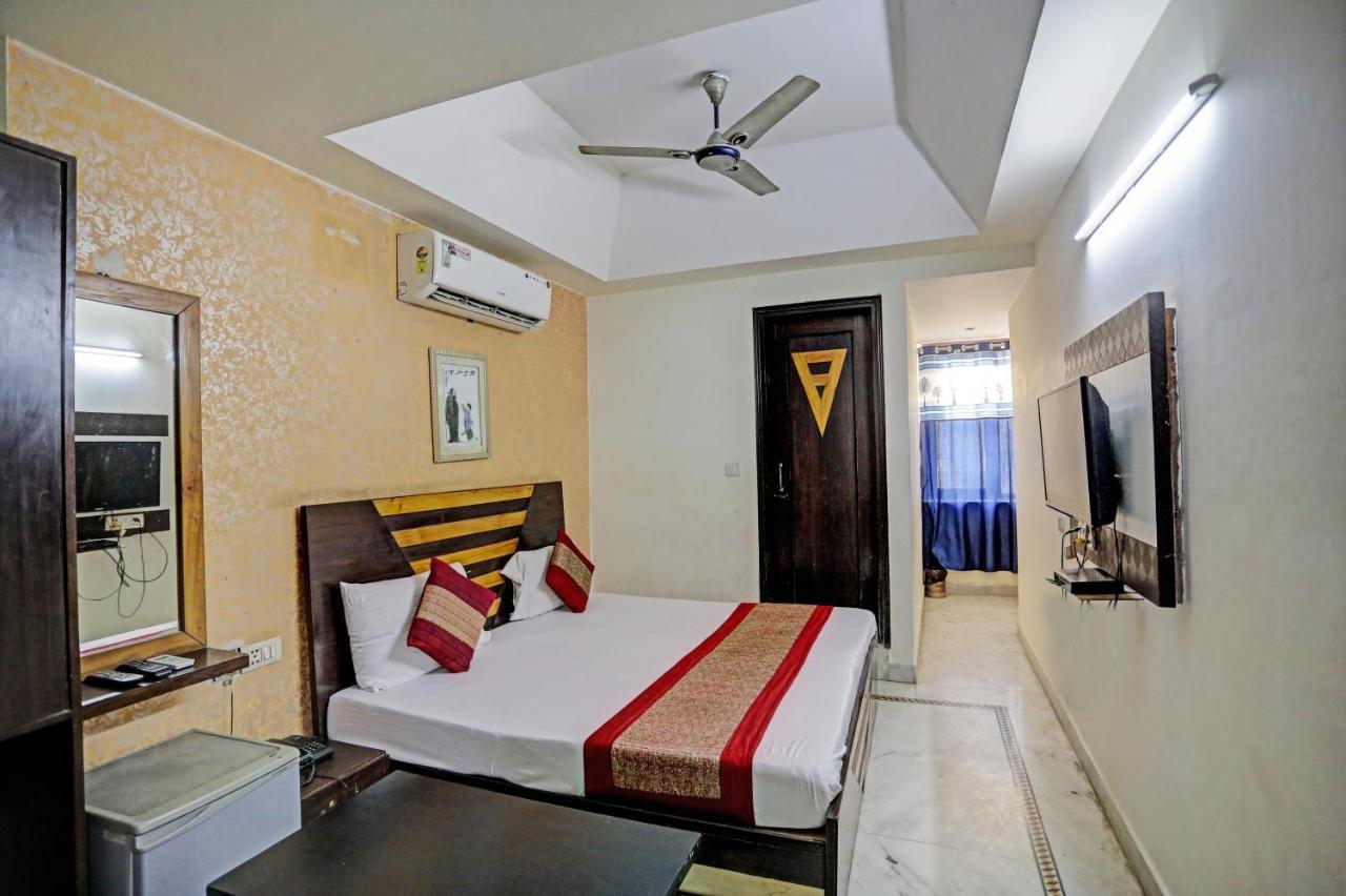 Staybook Anand