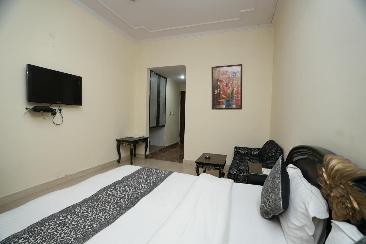 Silver Arc - Karol Bagh New Delhi (National Capital Territory of India)
