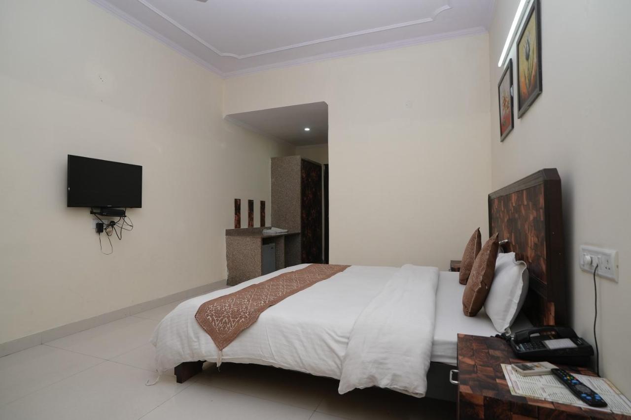 Silver Arc - Karol Bagh New Hotel
