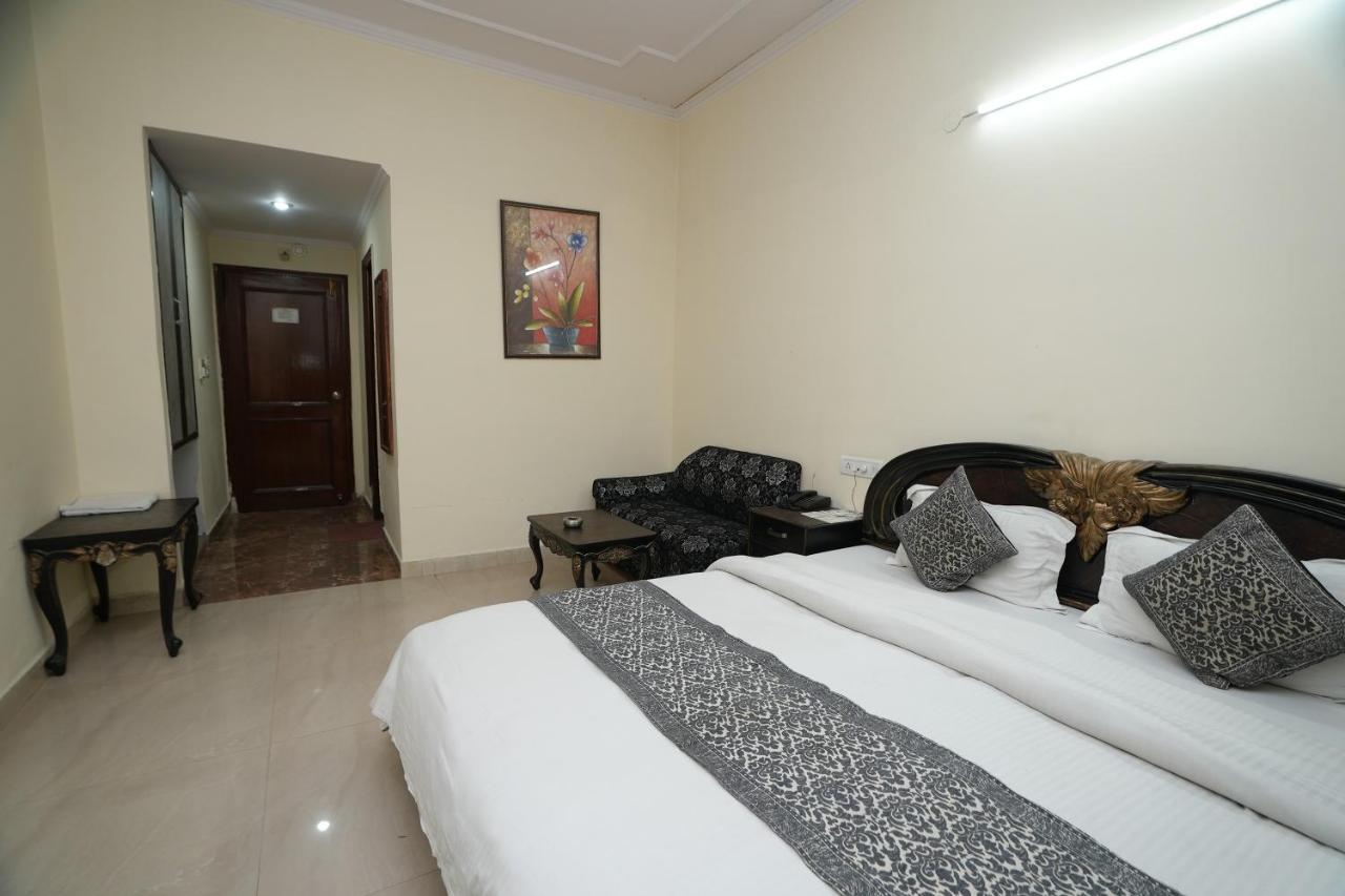 Silver Arc - Karol Bagh New Hotel