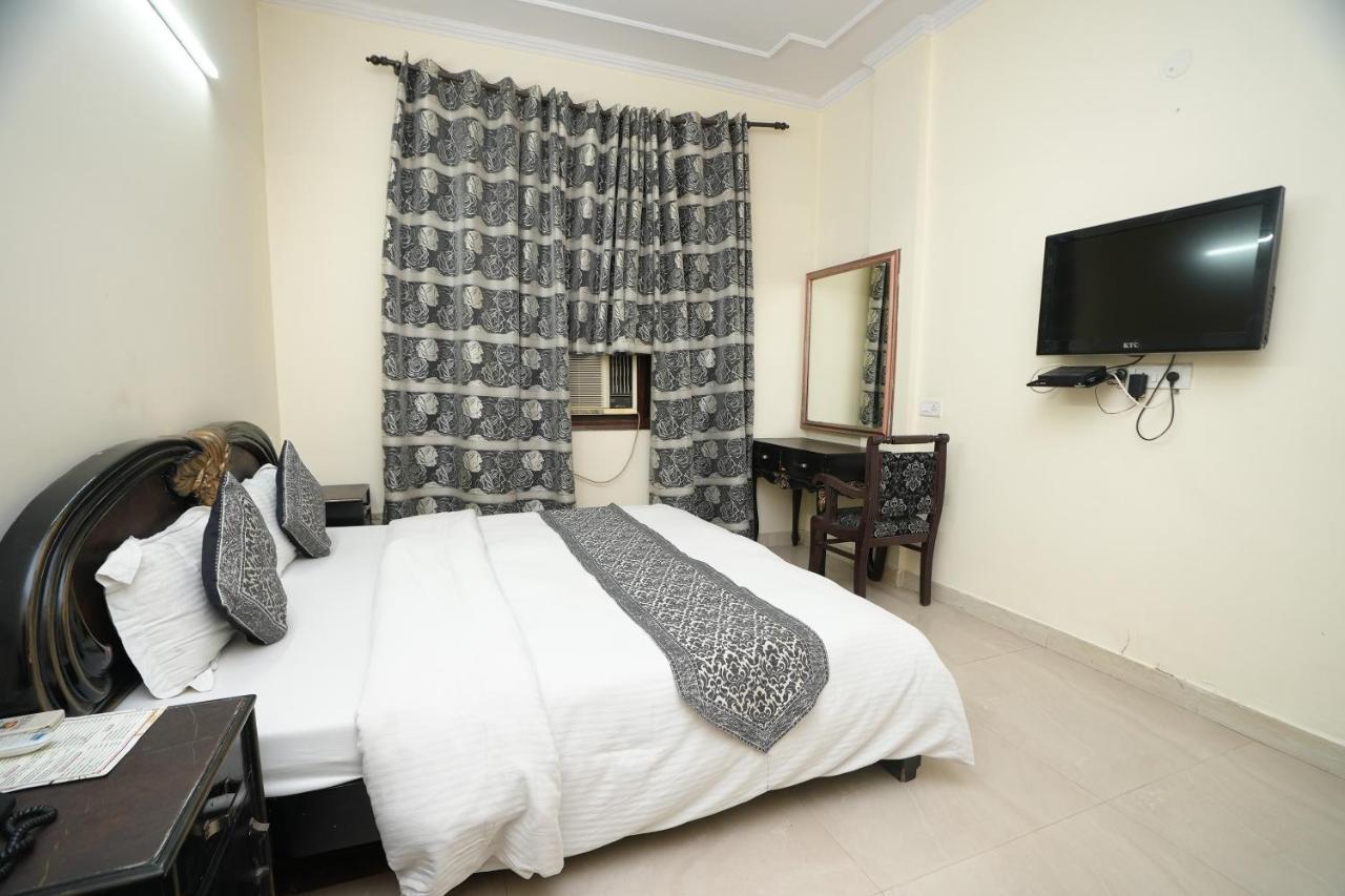 Silver Arc - Karol Bagh New Hotel *