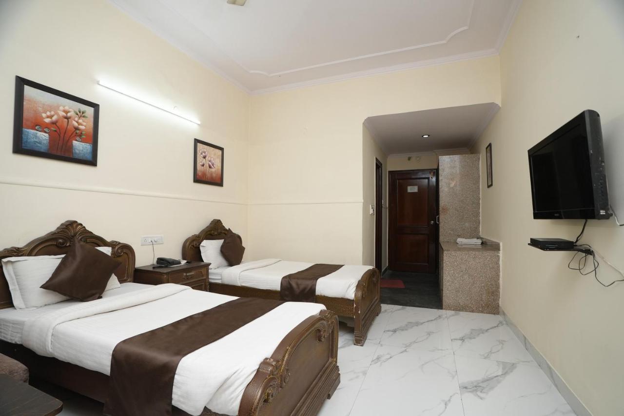 Hotel Silver Arc - Karol Bagh New *