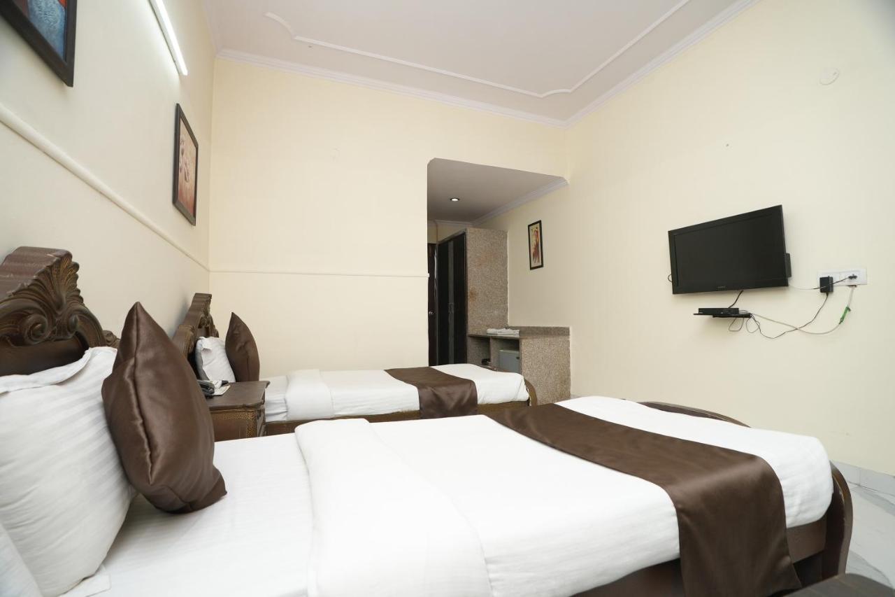 Silver Arc - Karol Bagh New Hotel *