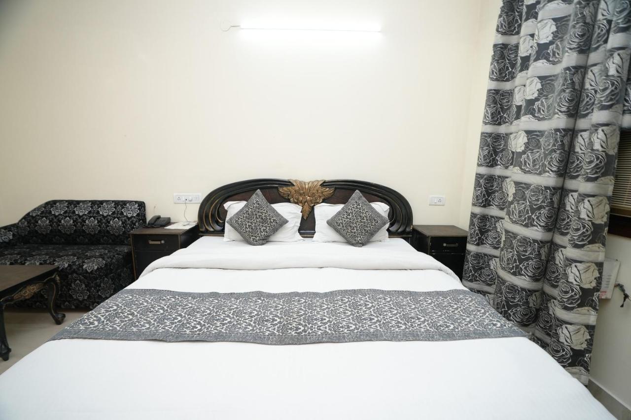 Silver Arc - Karol Bagh New Hotel