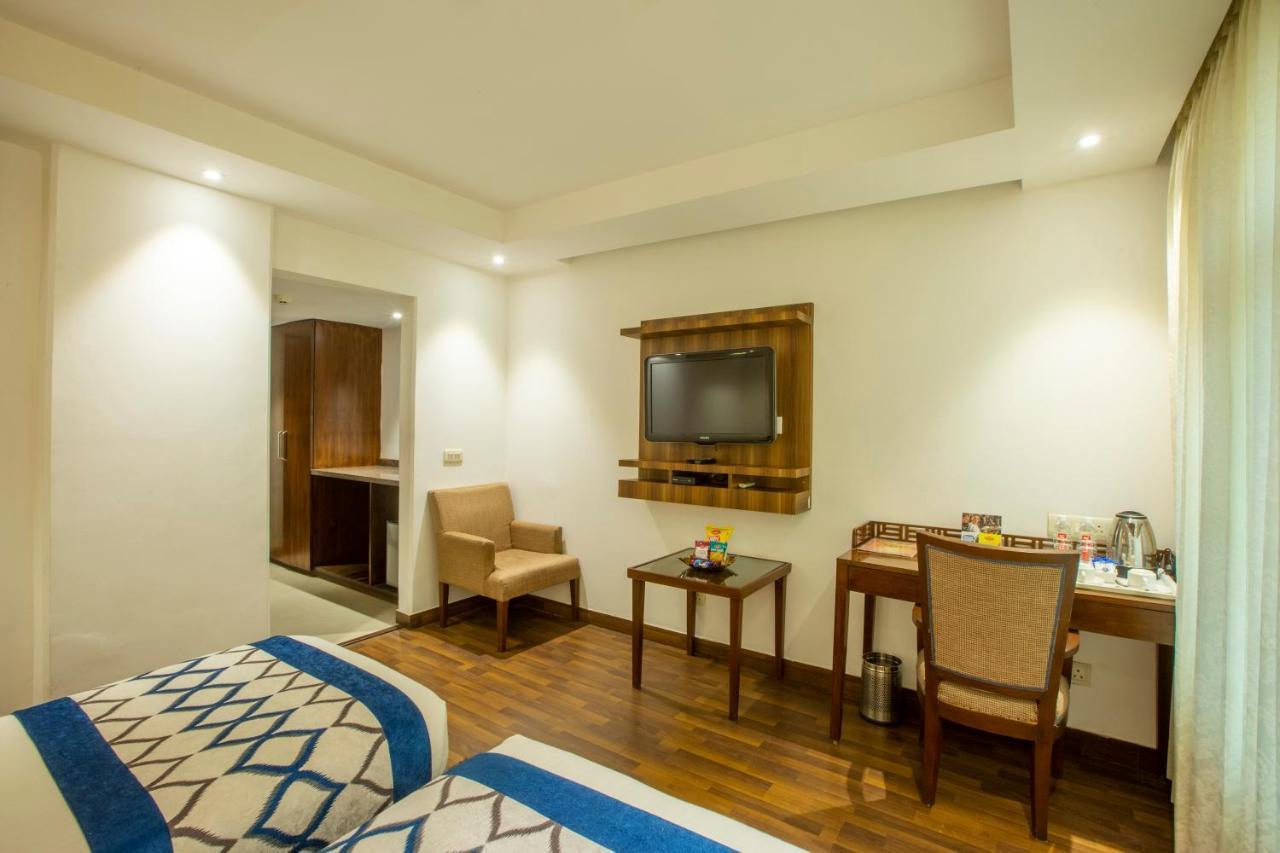 Hotel Arch Plaza - Near Yashobhoomi Convention Centre Dwarka 4*
