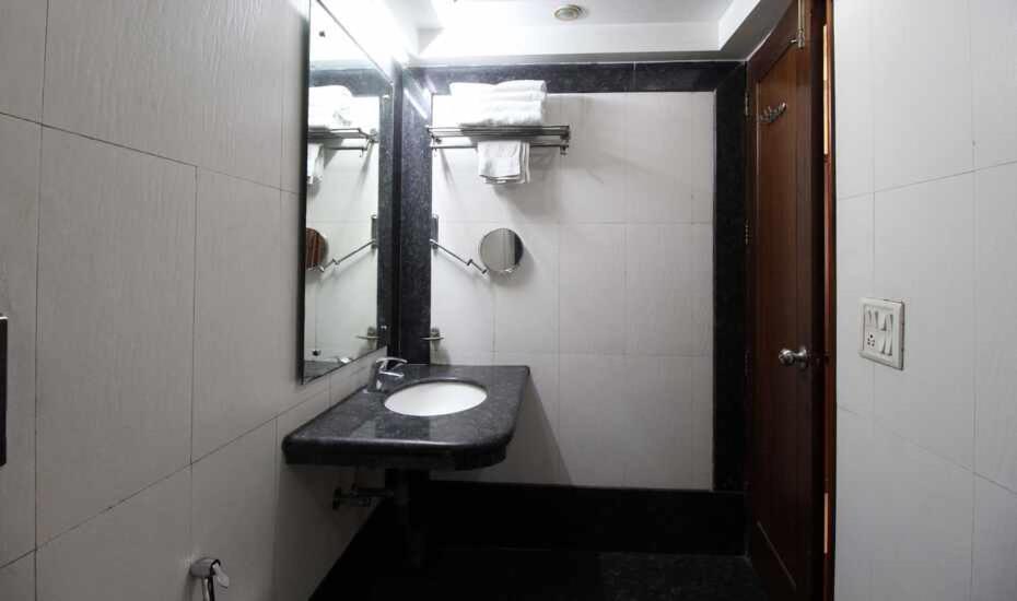 Hotel Trimrooms Shipra @ Railway Station 3*