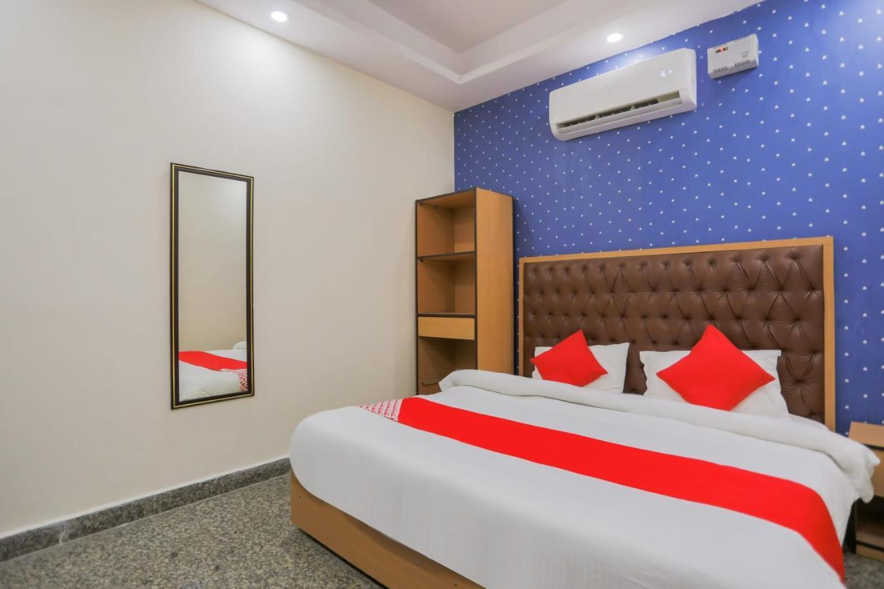 Oyo Flagship 7705 The Sky Residency Hotel Nova Deli
