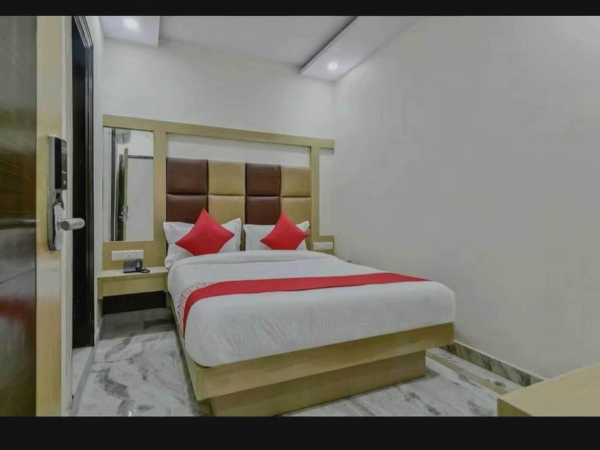 Hotel Oyo The Arrow New Delhi