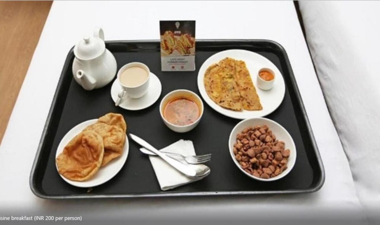 Hotel Iconic Near Delhi Igi International Airport