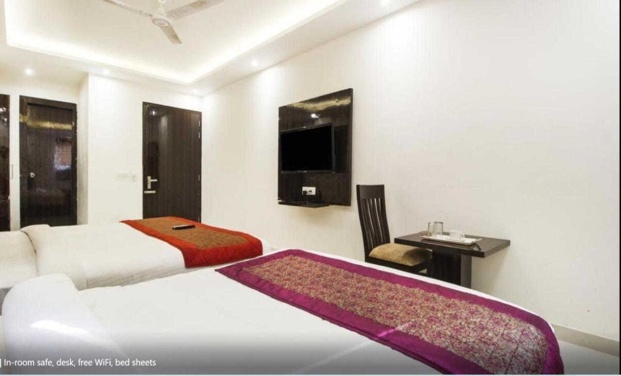 Hotel Iconic Near Delhi Igi International Airport 3*