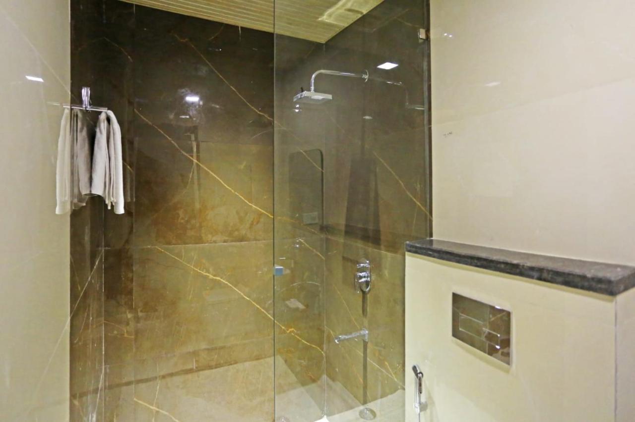 Hotel Applewood Residency - Offering Free Airport Drop