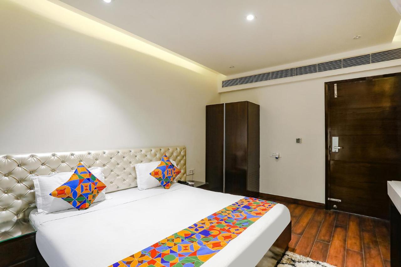 Hotel Fabhotel Grand