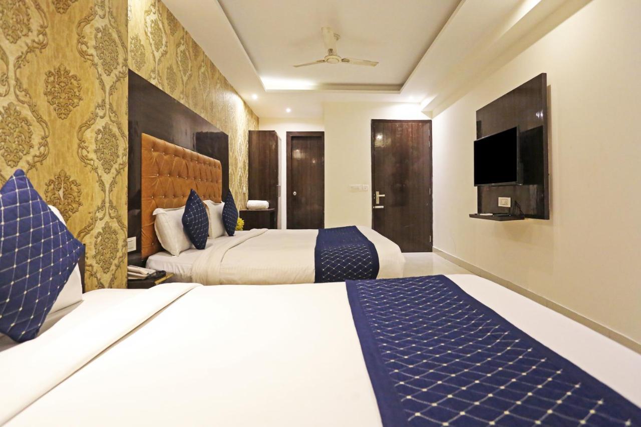 Hotel Iconic Near Delhi Igi International Airport